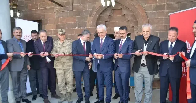 Muş ta yeniden inşa edilen tarihi Murat Paşa Camisi ibadete açıldı Kültür Sanat Haberleri