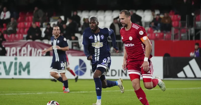 Derbide 1 kırmızı kart 4 gol! Servet Çetin ilk maçını kazandı