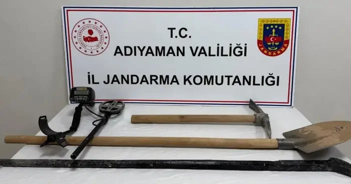 Define arayan şahıslar jandarmaya yakalandı