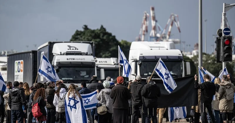 Aşırı sağcı işgalci İsrailliler, Gazze ye giden yardım tırlarını engellemeye çalıştı