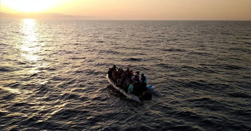 İzmir de Türk karasularına itilen düzensiz göçmenler kurtarıldı Sözcü Gazetesi