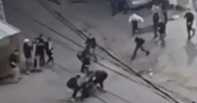 İsrail askerlerinden Kudüs te hain baskın: Filistinli çocuğu vurdular VİDEO İZLE