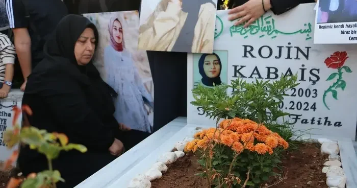 Rojin Kabaiş mezarı başında anıldı
