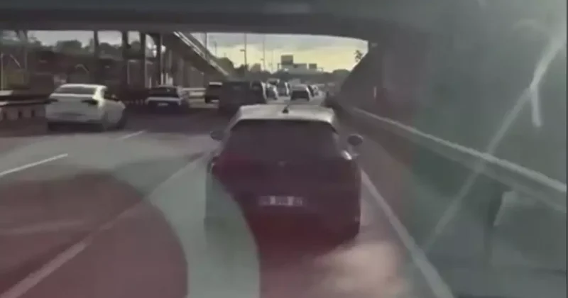 Ambulansa ısrarla yol vermedi