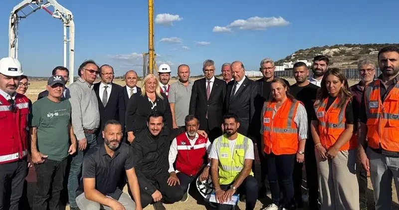 Bakan Memişoğlu, Karpaz Devlet Hastanesi’nde incelemelerde bulundu