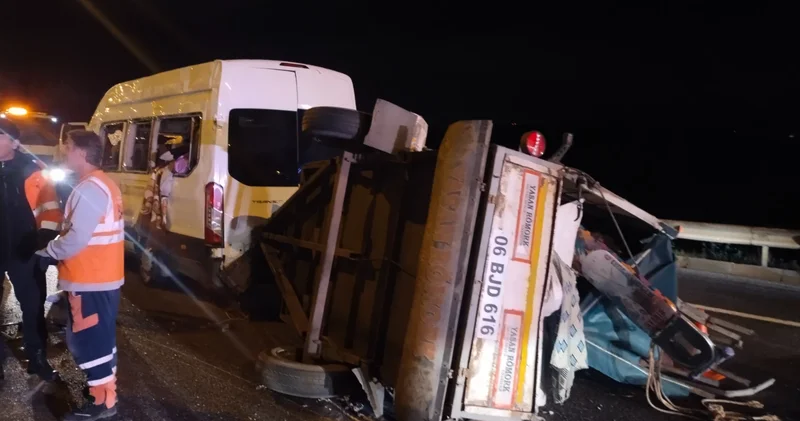 Beykoz da minibüs devrildi: 3 yaralı