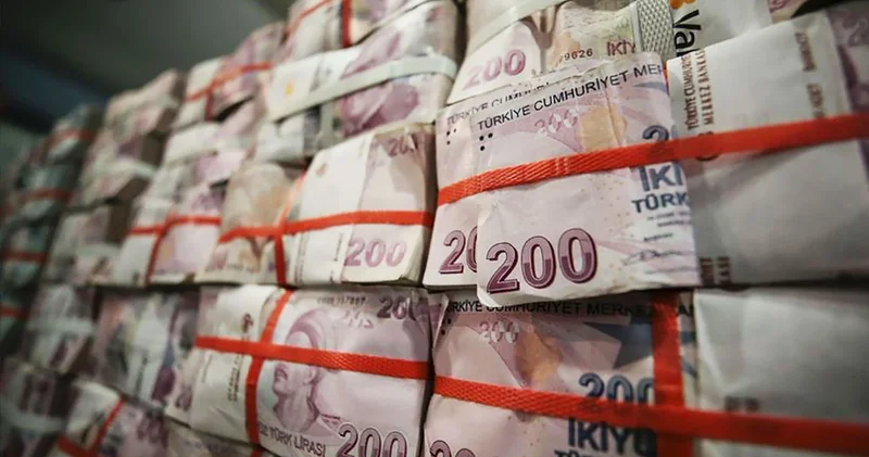 Ekonomide kredi ve döviz talebi dengeleri zorluyor