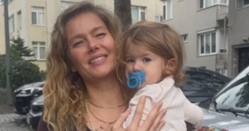 Burcu Biricik kızı Luna Yetkin ile Etiler de