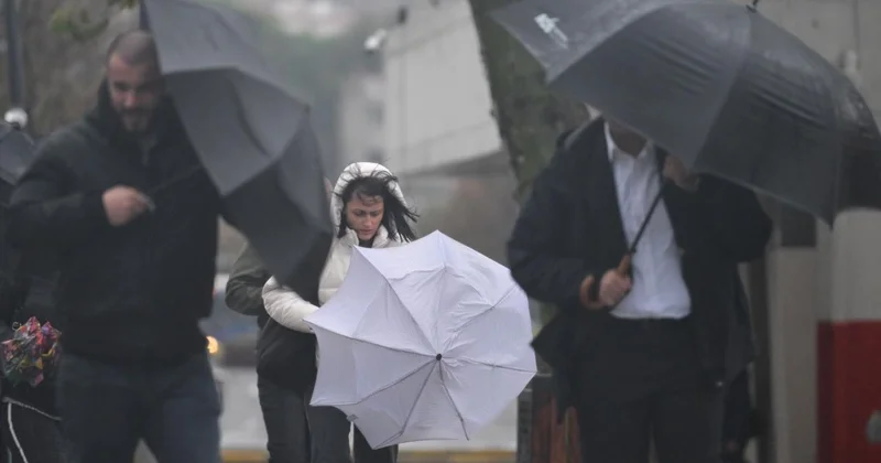 İstanbul a turuncu kodlu uyarı: Kuvvetli yağış ve fırtına bekleniyor