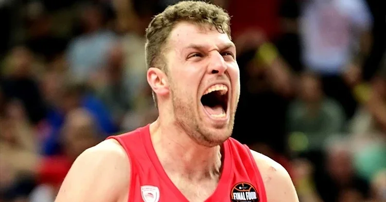 Euroleague de 6. haftanın MVP si Sasha Vezenkov