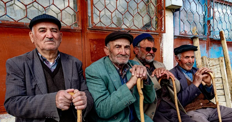 En uzun yaşayan ülkeler belli oldu: Türkiye dünya ortalamasını solladı, işte zirvedeki 10 ülke!