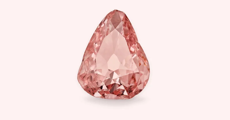 Çalınıp elmanın içine saklanmıştı! 100 yıllık pembe elmas Grand Condé yeniden sergileniyor
