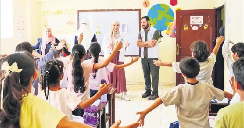 Gamze Özçelik, Mısır’da Gazzeli çocuklarla buluştu