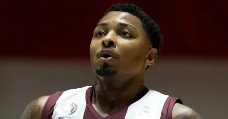 Bandırma sahasında kazanmasını bildi Pizzabulls Bordo Bandırma: 79 Türk Telekom: 66 Fanatik Gazetesi Basketbol Haberleri Spor