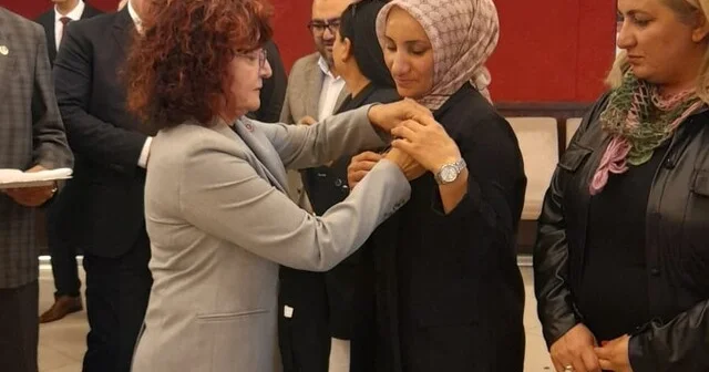 Astsubaylar Günü nde Büyük Birlik Partisi rozetini taktılar Aydın Haber Habertürk Yerel Haberler