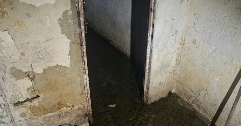 Üsküdar da rögar patladı: Bodrum katını pis su bastı