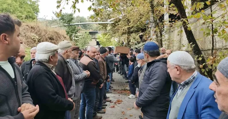 Aydın da acı olay! Kalp krizi geçiren 11 yaşındaki Hamza, son yolculuğuna uğurlandı