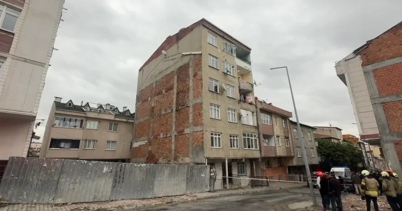 Küçükçekmece de çatırdama sesleri paniğe yol açtı! 14 daireli bina tahliye edildi