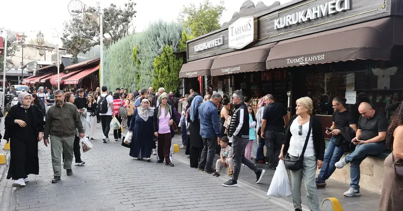 Gaziantep te 391 yıllık kahvehanede menengiç kahvesi kuyruğu