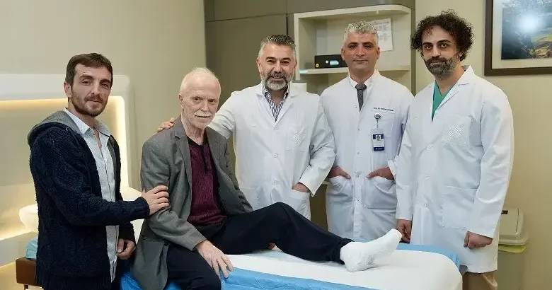 Beyne pıhtı atan diyabet hastasının ayağındaki ölü dokular cerrahi müdahaleyle temizlendi