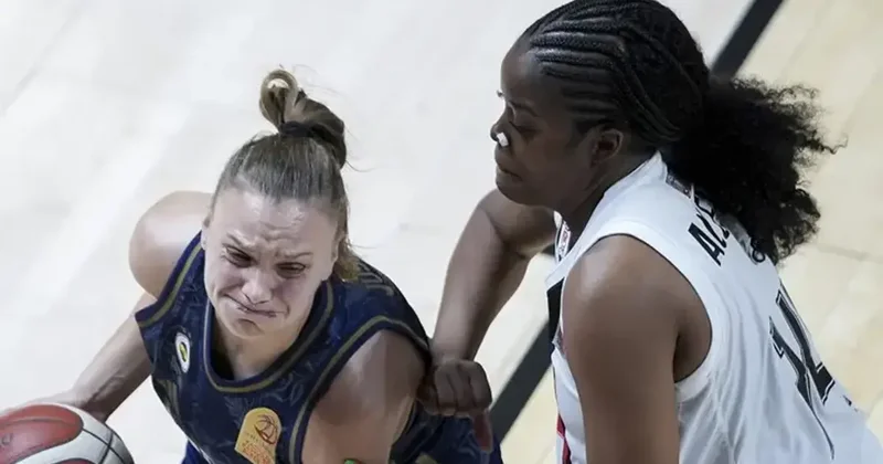 Derbide kazanan Beşiktaş Fenerbahçe nin 40 maçlık serisi sonra erdi Beşiktaş BOA: 81 Fenerbahçe Tarfin: 69 Fanatik Gazetesi Basketbol Haberleri Spor