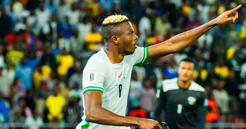 Osimhen maç biter bitmez Galatasaraylı yöneticiler ile görüştü: Kötü haberi verdi