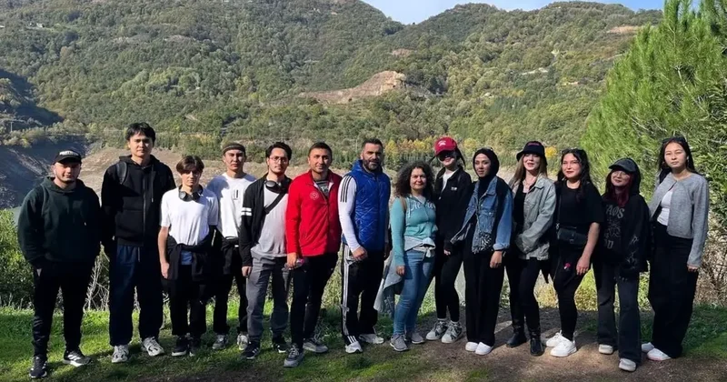 SUBÜ öğrencileri Yuvacık’ta doğa yürüyüşü yaptı