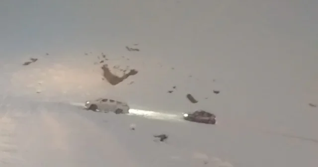 Yüksekova da yoğun kar nedeniyle mahsur kalan vatandaşların imdadına Mehmetçik yetişti Hakkari Haberleri