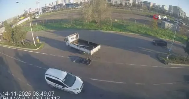 Yüreklerin ağza geldiği motor kazaları kamerada