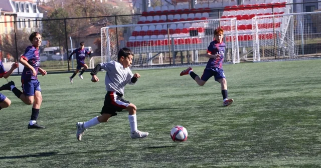 Okul Sporları Yıldız Erkek Futbol Müsabakaları sürüyor Eskişehir Haberleri