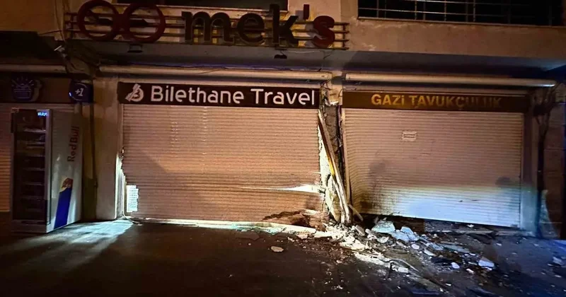 Mardin’de otomobil iş yerinin kepengine çarptı: 4 yaralı