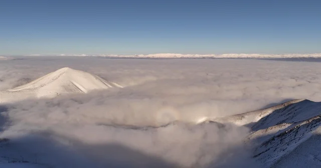 Erzurum da sağanak dindi, şehir bulut denizine gömüldü Erzurum Haberleri