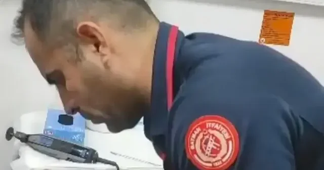 Parmağına sıkışan yüzüğü çıkaramayınca imdadına itfaiye ekipleri yetişti VİDEO İZLE