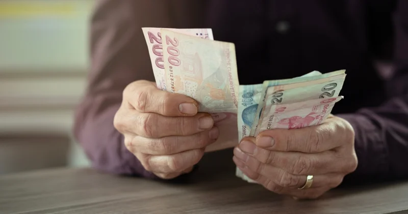 2025 enflasyon tahmini yükseldi! 2026 Ocak emekli ve memur maaş zammı yüzde kaç olacak, maaşlara ne kadar zam yapılacak?