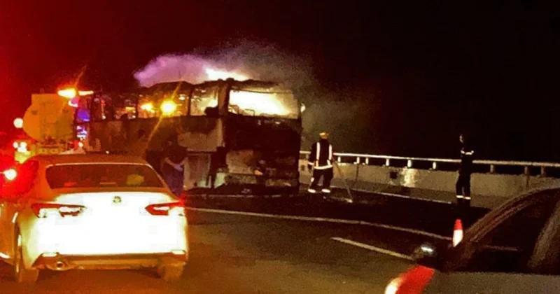 Ümre ye giden hacıları taşıyan otobüs tankerle çarpıştı: 45 ölü Sözcü Gazetesi