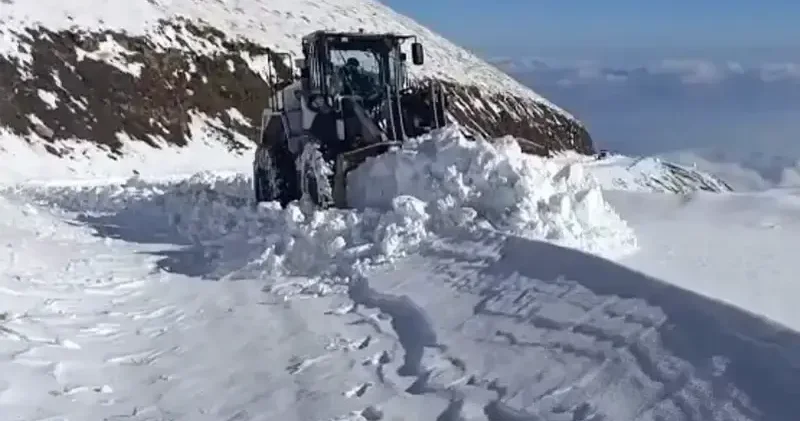 Muş’ta kapanan 31 yerleşim yerinin yolu yeniden ulaşıma açıldı Muş Haberleri
