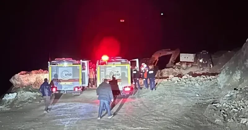 Sivas ta demir madeni ocağında göçük: Ekipler seferber oldu Gündem Haberleri