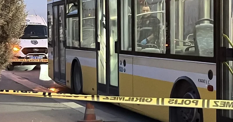 Belediye otobüsünde dehşet! ‘Yan bakma’ meselesinde tartıştığı kişiyi eşinin yanında defalarca bıçakladı