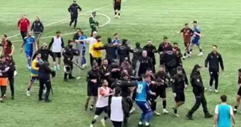 Artvin de savaş gibi maç: Hakem ikinci yarıya çıkmadı