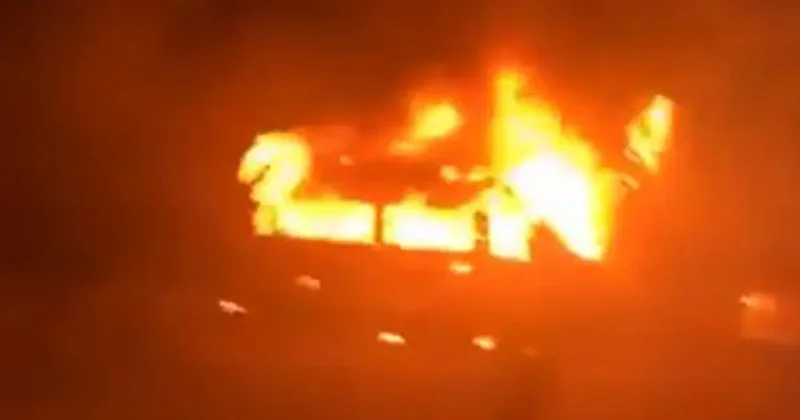 İsrailliler, Batı Şeria da çok sayıda araç ve evi ateşe verdi