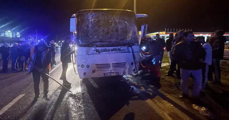 Bolu da 3 işçi servisi birbirine girdi: 11 yaralı