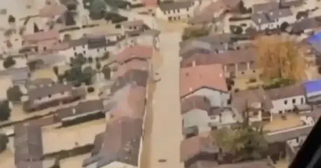 İtalya da aşırı yağışlar sel ve taşkınlara yol açtı VİDEO İZLE