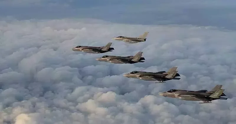 Ukrayna, Fransa’dan 100 Rafale savaş uçağı satın alacak