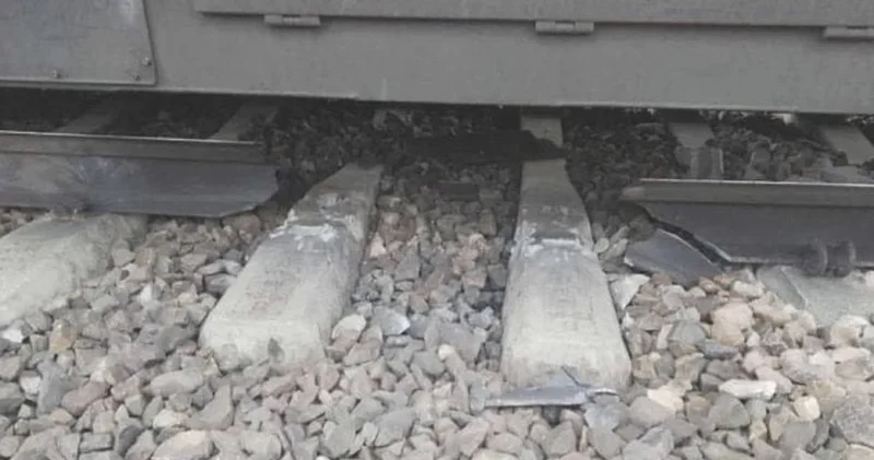 Demir yolu hattına bombalı sabotaj girişimi