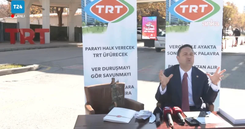 CHP li Umut Akdoğan TRT önünde stüdyo kurdu: Milletin sesi duyulsun diye kurulmuş televizyon milletin derdini anlatmıyor!