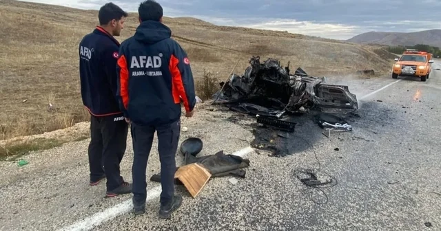Alev alan araçtan 5 canı kurtardı: AFAD görevlisine başarı belgesi Bayburt Haberleri