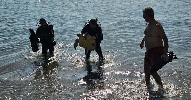 Deniz dibinde balık ağlarına takılı yaralı caretta caretta kurtarıldı Antalya Haberleri