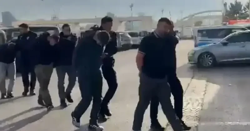 Sosyal medyada silahlı paylaşımlara operasyon: Dokuz şüpheli yakalandı Ankara Haberleri