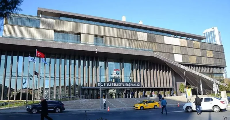 Belediyede kart basıp çalışmayan personeller kovuldu! Aylar boyunca maaş almışlar