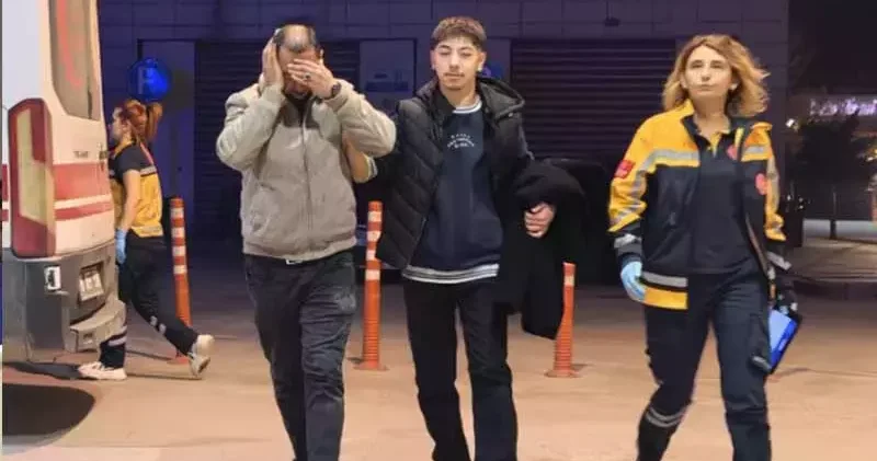 Alkol aldıktan sonra taşların üzerine düştü, sağ kulağı koptu